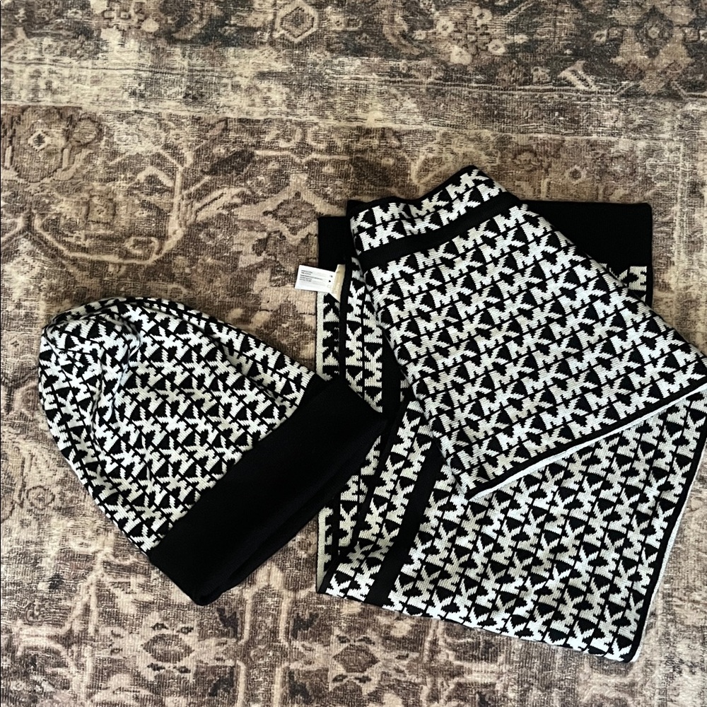 MICHAEL Michael Kors Black and White Scarf and Beanie Set